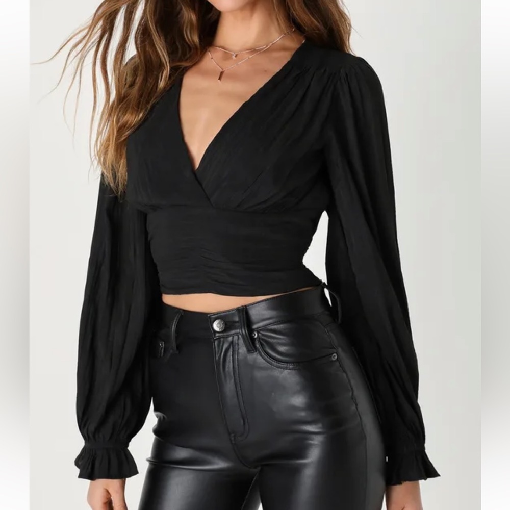 Lulus Black Plunge V Neck Balloon Sleeve Top - Size M - NWT